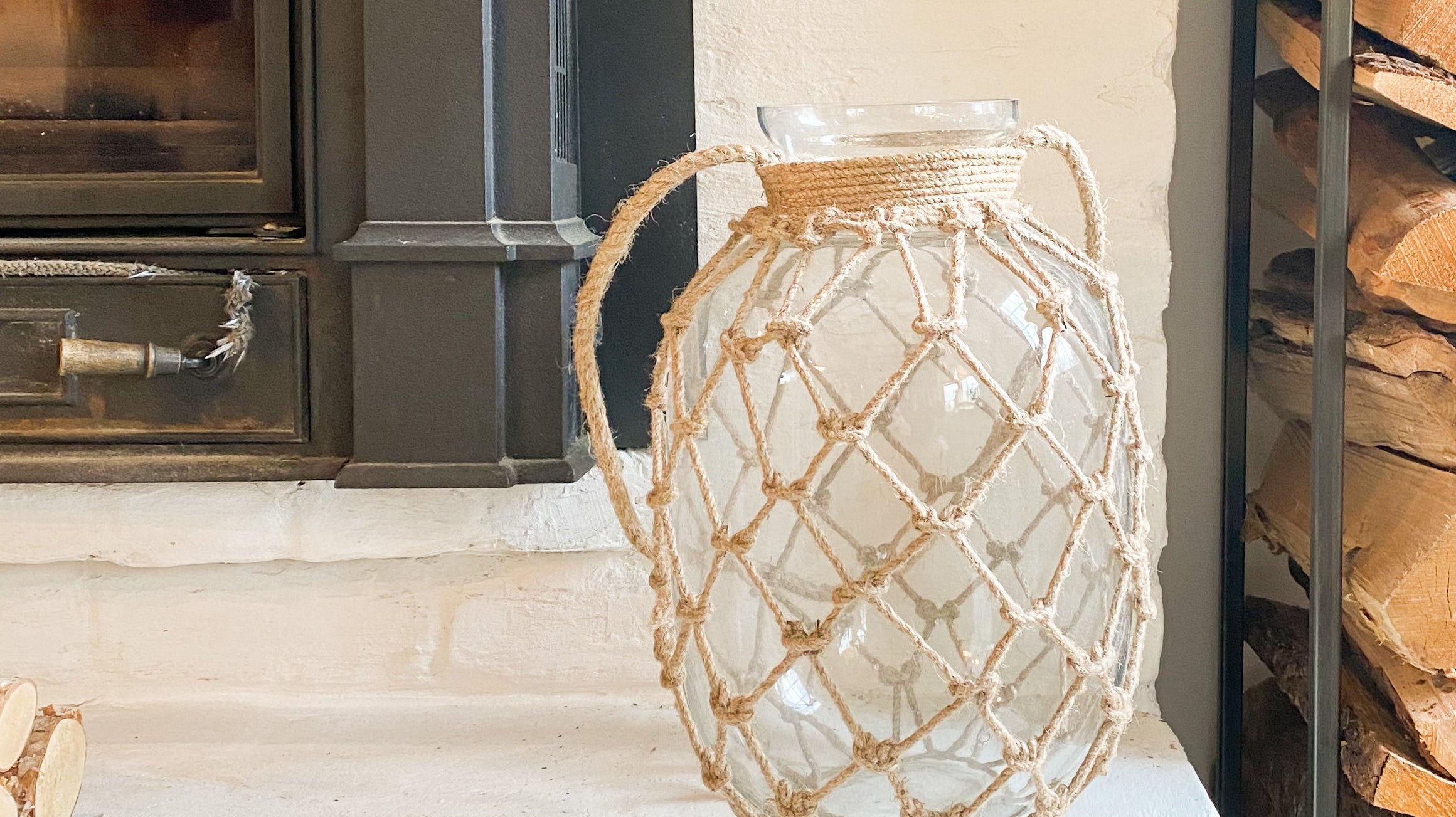 Coastal farmhouse decor