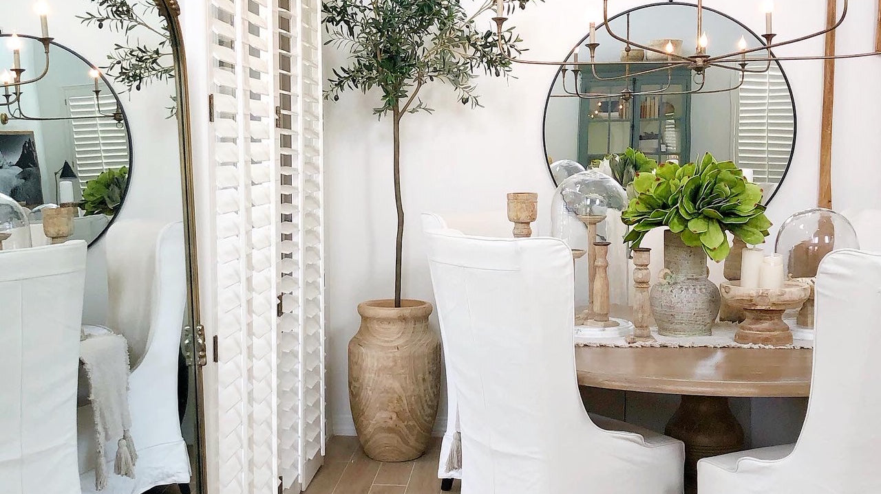 A natural spring décor tablescape from Desert Décor