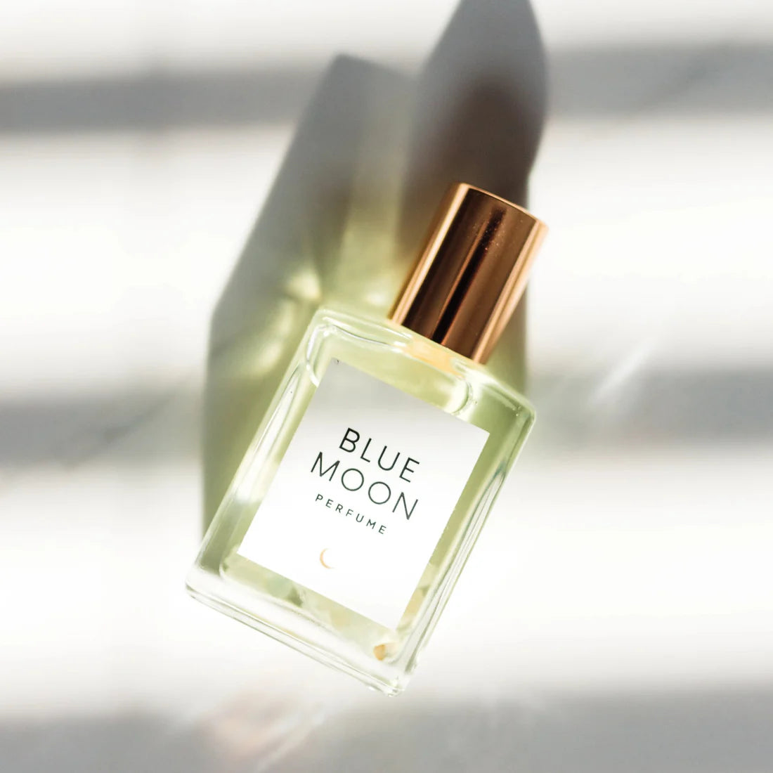 Organic perfume featuring notes of pikake, sea mist, cucumber, musk, and amber blanc.